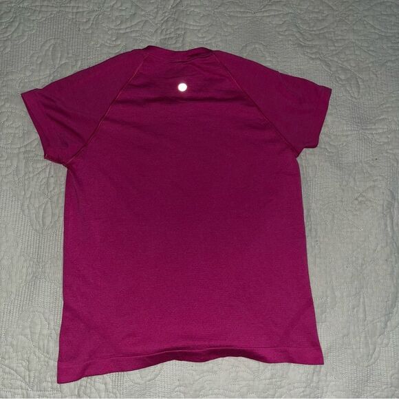 Lululemon Swiftly Tech Short Sleeve sonic pink size 8 race length - Picture 3 of 3